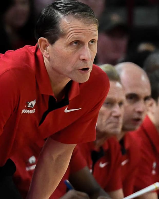 Razorbacks coach Eric Musselman on sideline against Tennessee